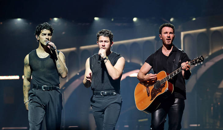 La tournée nostalgique des Jonas Brothers, « The Burning Up Tour All Over Again », fait escale à Miami pour une seule soirée en octobre — voici comment mettre la main sur des billets