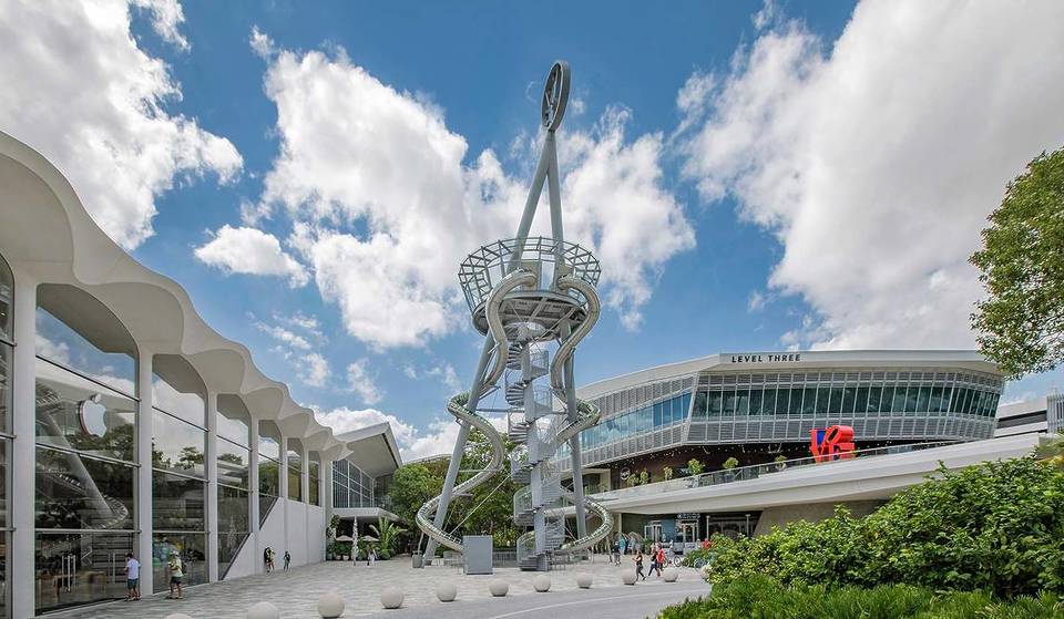 A torre de escorregadores de 93 pés do Aventura Mall será reaberta neste sábado – e é totalmente gratuita