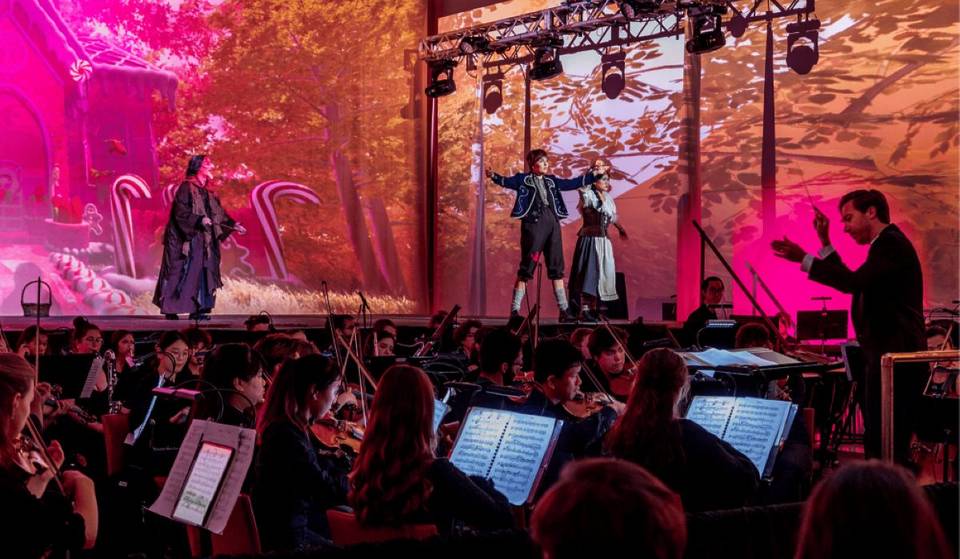 Sólo durante dos fines de semana este diciembre, vea a Papá Noel, una orquesta sinfónica y un espectáculo de luces en Ocean Drive… Todo gratis