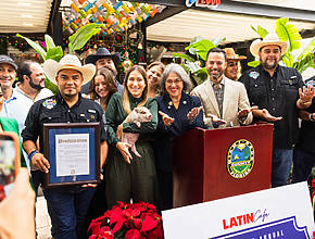 Ja, Miami hat die Feiertage mit der Begnadigung eines Schweins mit dem Namen „6-7“ eingeläutet