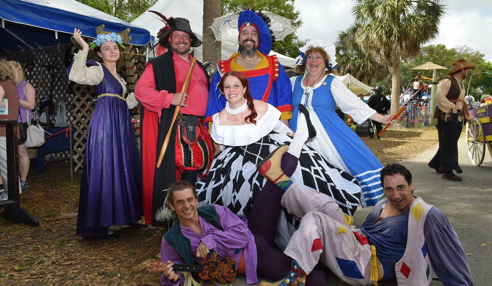 La «aldea del siglo XVI» de Miami está a solo 40 minutos del centro de la ciudad, con justas en vivo, abundantes banquetes y un laberinto escondido.