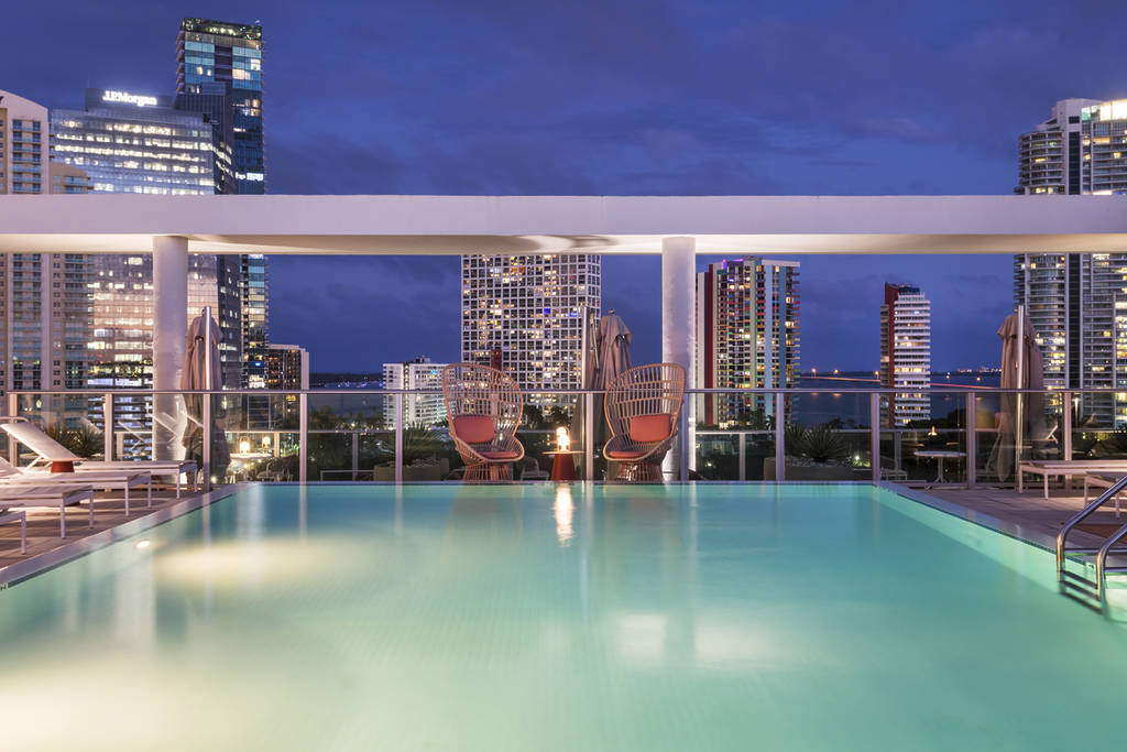 Piscina na cobertura do Novotel