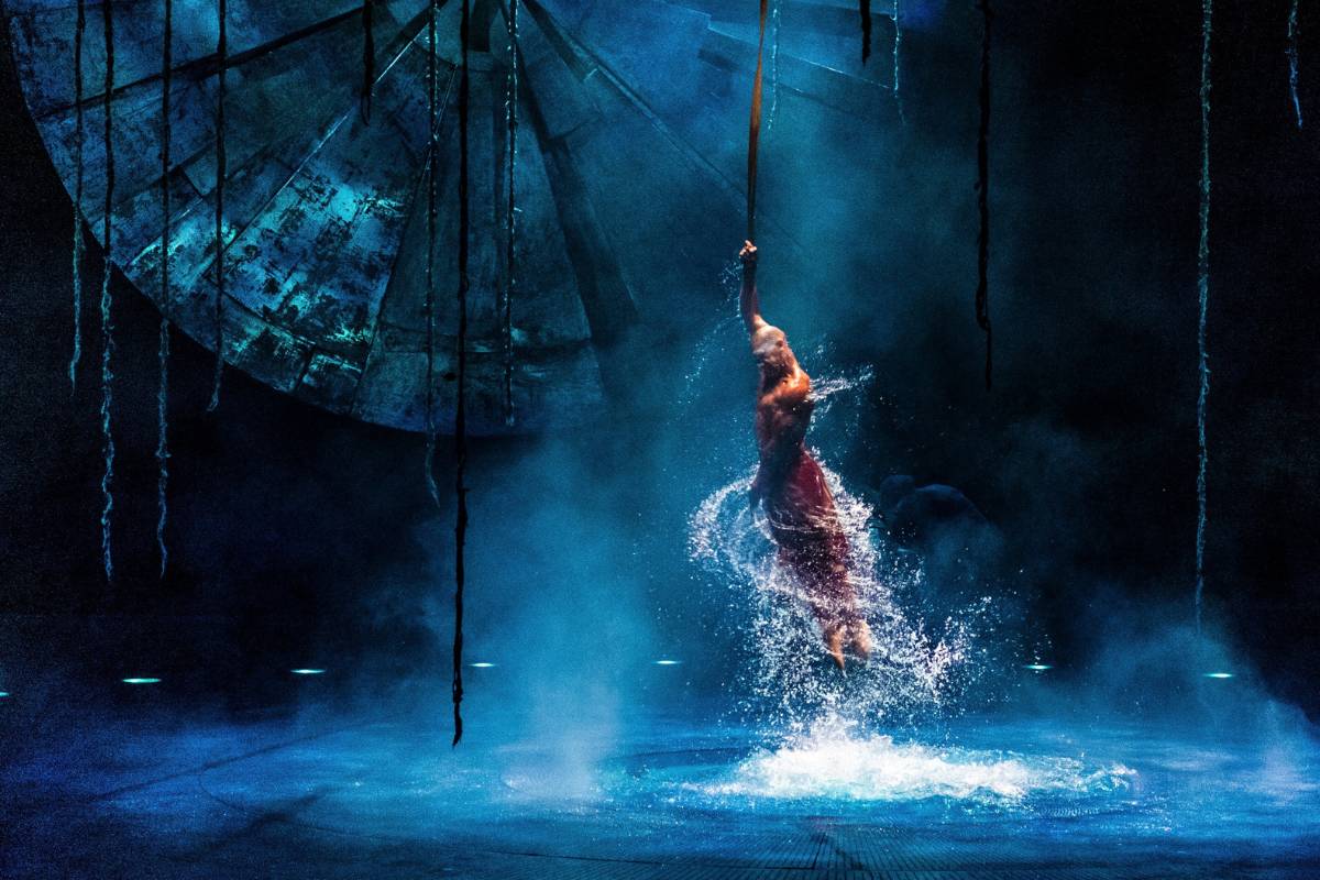 Cirque du Soleil LUZIA