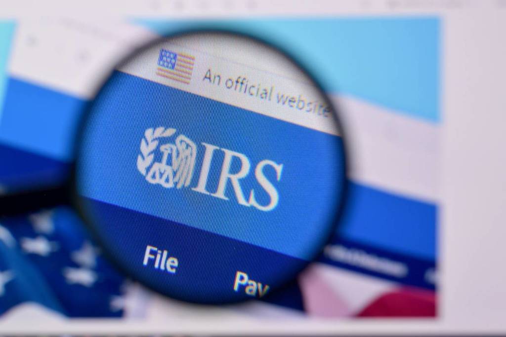 Startseite der Website des Internal Revenue Service auf dem PC-Bildschirm, URL – irs.gov