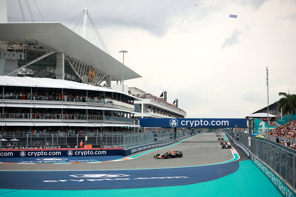 MIAMI, FLORIDA - MAY 04: Max Verstappen of the Netherlands driving the (1) Oracle Red Bull Racing RB21 leads Andrea Kimi Antonelli of Italy driving the (12) Mercedes AMG Petronas F1 Team W16 and Oscar Piastri of Australia driving the (81) McLaren MCL39 Mercedes on track during the F1 Grand Prix of Miami at Miami International Autodrome on May 04, 2025 in Miami, Florida.