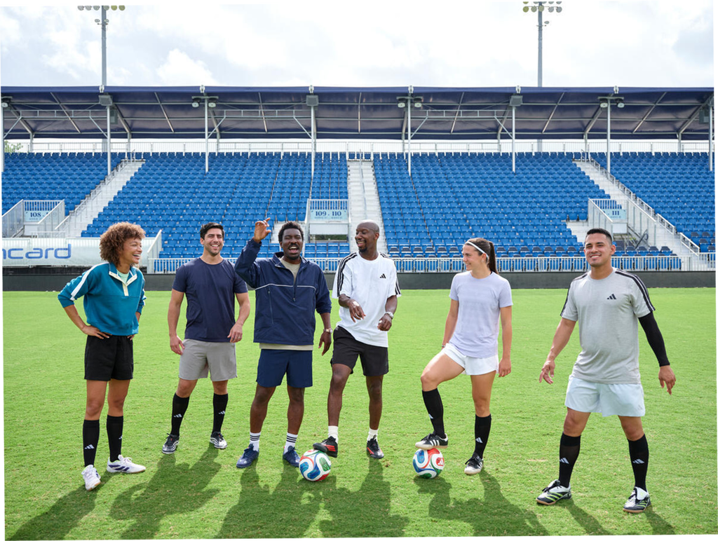 Spiele ein Match mit Fußballprofis im Miami Stadium