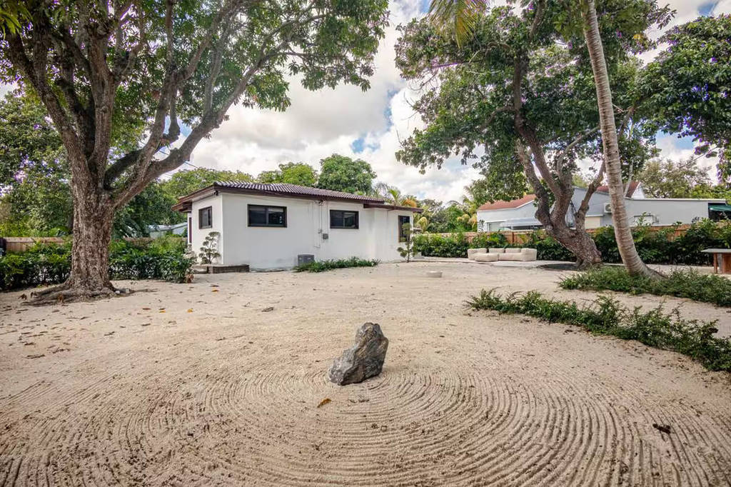 Jardim zen da Casa Kawa