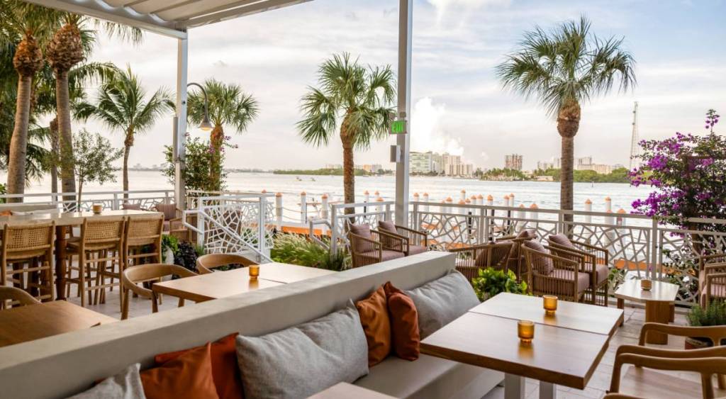 Yaya Miami Terrace Lounge
