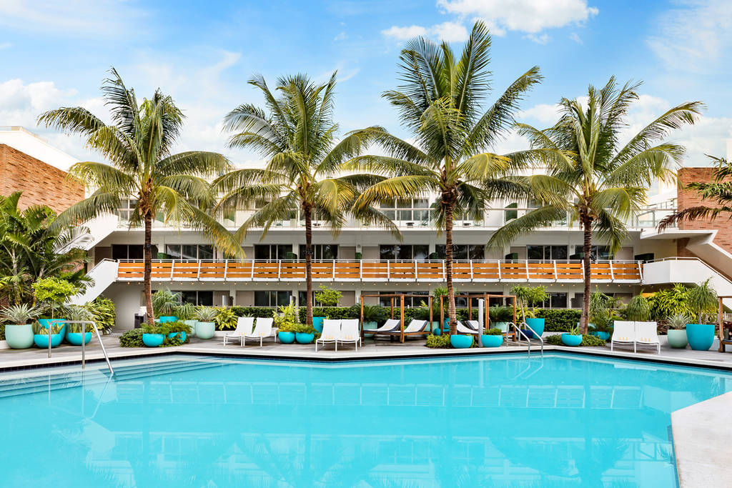 La piscina del Gates Hotel South Beach