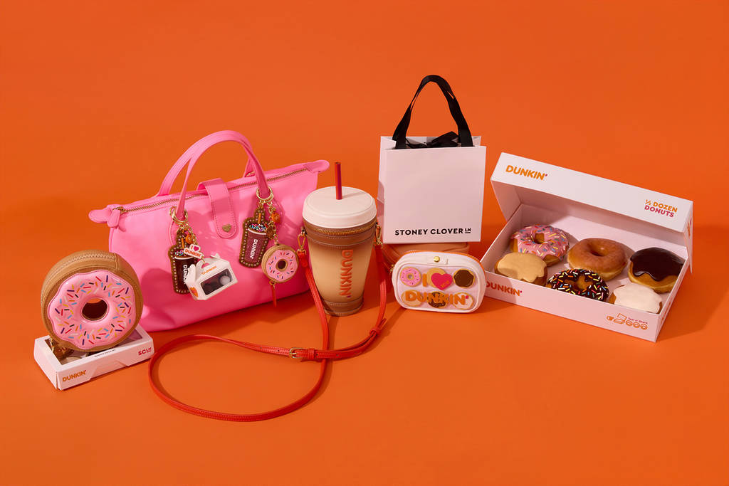 Dunkin’ National Donut Day x Stoney Clover Lane Merch-Gruppenfoto