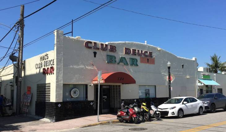 Les 100 ans du Mac&rsquo;s Club Deuce : le plus vieux bar de quartier de Miami Beach annonce une grande fête de rue en septembre