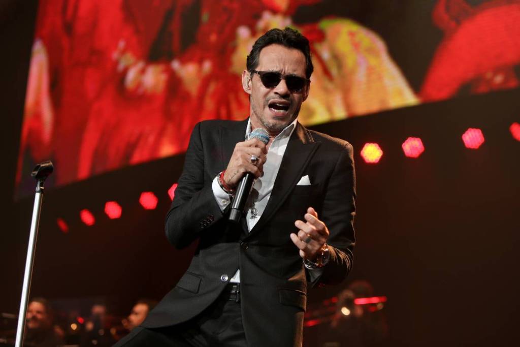 UNIONDALE, NY - 23 FÉVRIER : Le chanteur Marc Anthony se produit en concert au NYCB Live, siège du Nassau Veterans Memorial Coliseum, le 23 février 2019 à Uniondale, dans l’État de New York.
