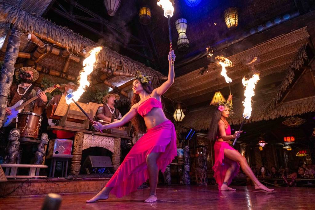 Espetáculo de fogo do MAI-KAI