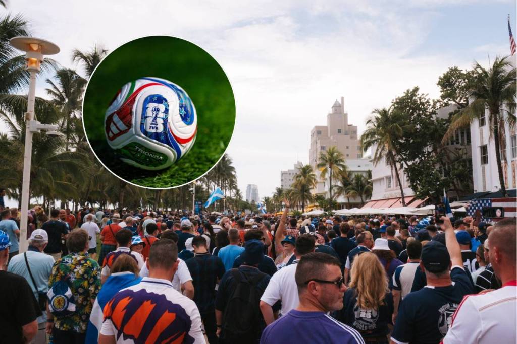 Eine Menschenmenge schottischer Fußballfans in Miami Beach; offizieller Ball der FIFA-Weltmeisterschaft 2026