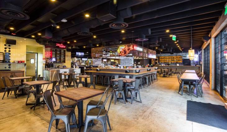 Les 7 halls gastronomiques les plus savoureux de Miami à découvrir sans attendre, des sushis sélectionnés par le Guide Michelin à un bâtiment culinaire historique de trois étages