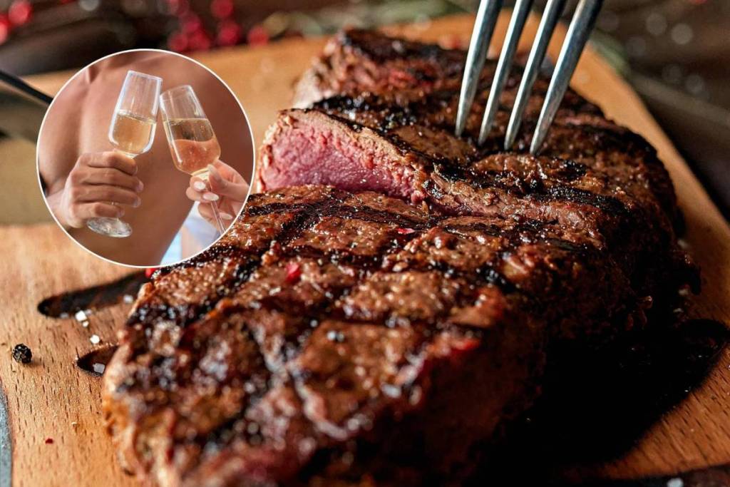 Jantar nu em uma churrascaria
