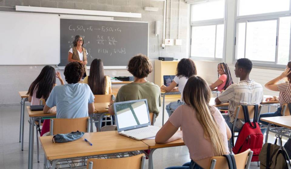 Diese Highschool aus Sarasota County hat es gerade unter die Top 15 der USA geschafft – und ist dank einer Punktzahl von 99,93 von 100 die Nummer 1 in ganz Florida.
