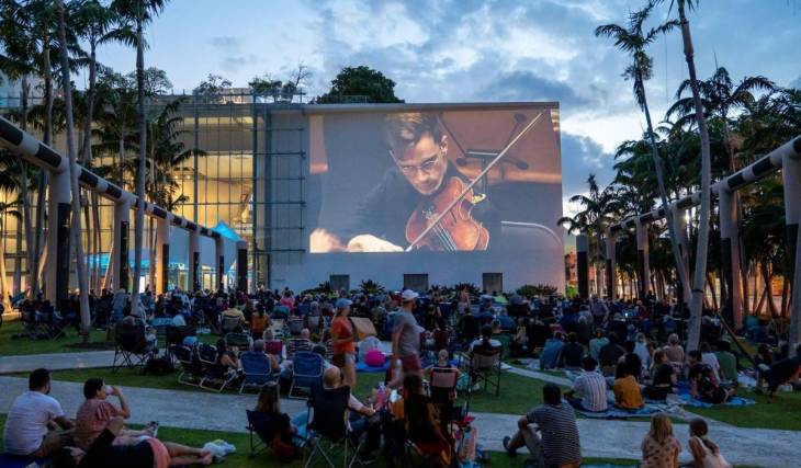 Die kostenlosen Symphonie-Projektionen unter freiem Himmel kehren diesen Herbst in den SoundScape Park in Miami Beach zurück