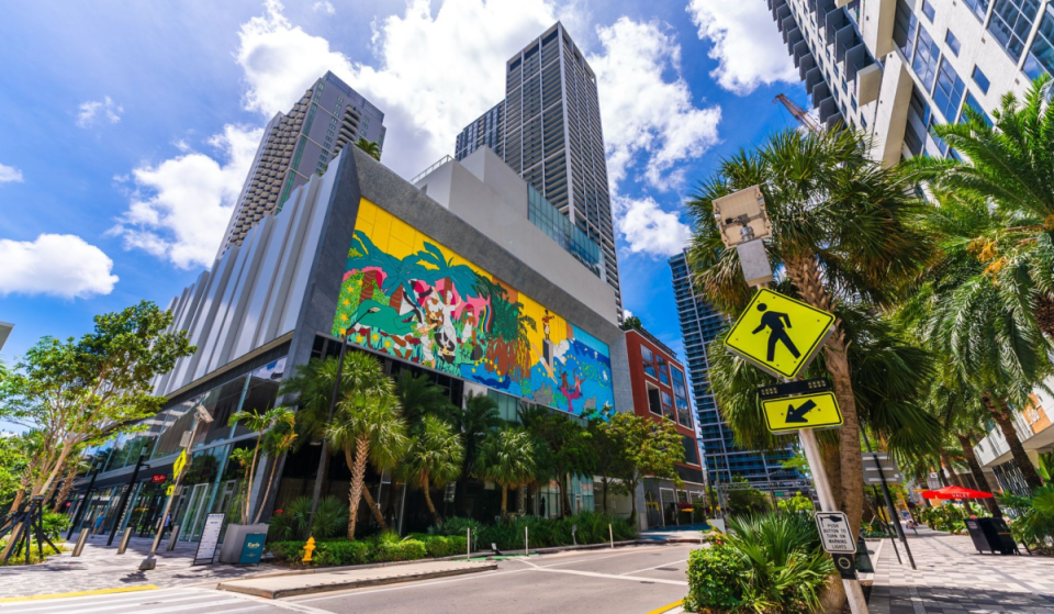 Das Miami Worldcenter startet zum ersten Mal einen kostenlosen wöchentlichen Nachtmarkt – mit über 40 Anbietern, Live-Musik und einem von Lichterketten beleuchteten Einkaufserlebnis in der Innenstadt