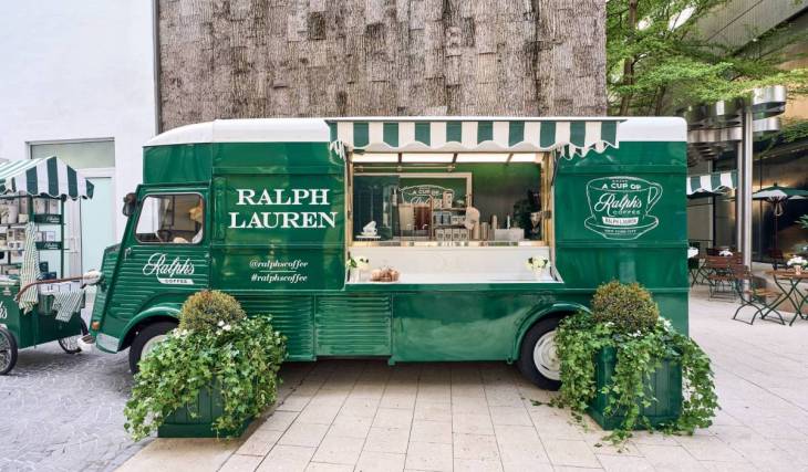 Ralph Laurens bezaubernder grün-weißer Kaffeetruck ist im Miami Design District angekommen und markiert damit den zweiten Standort der Marke in der Stadt