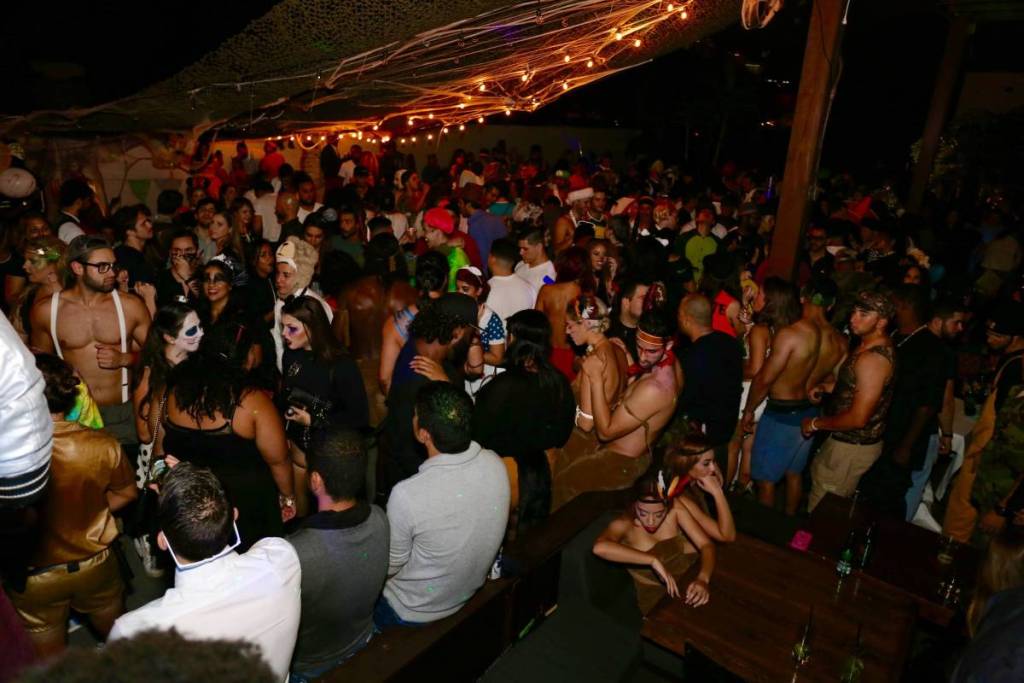 R House Halloween - 2025