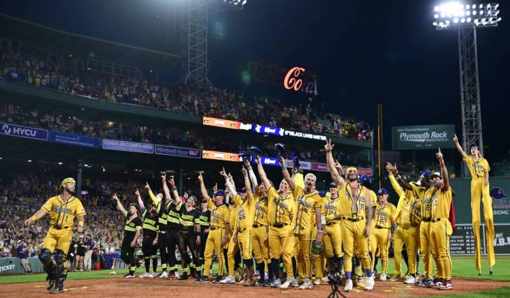 Los Savannah Bananas llevarán sus travesuras de béisbol a un crucero por el Caribe de siete noches que zarpará desde Miami en 2028