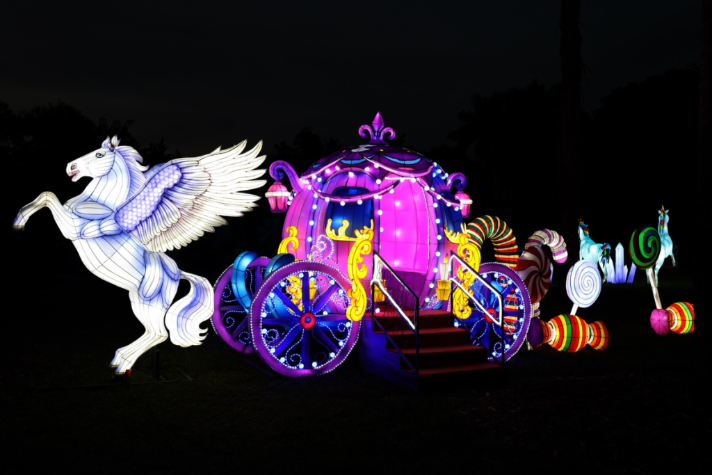 ILUMINA: Un festival de faroles en el jardín tropical