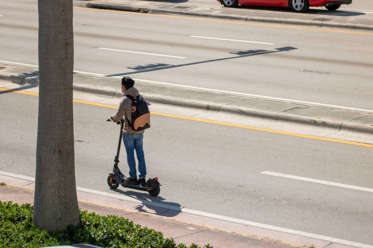 City of Miami commissioners unanimously approve ban on e-scooters and e-bikes from public sidewalks