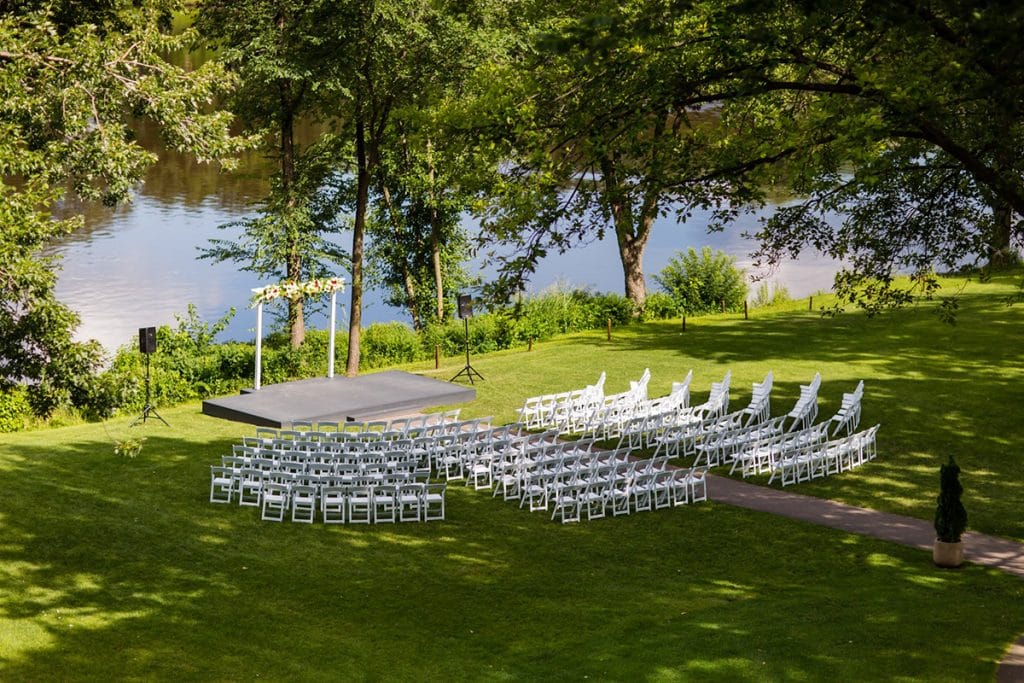 These Beautiful Concerts By Candlelight Are Coming to Minneapolis Outdoor Spaces This Summer