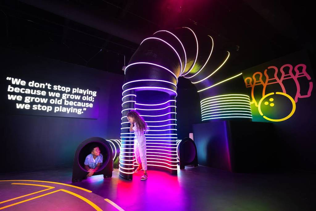 You Only A Few Days Left To Experience This Massive Glow-In-The-Dark Wonderland At Mall Of America