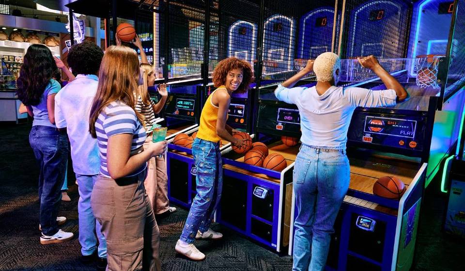 A March Madness Watch Party Is Coming To Dave &amp; Buster’s With 40-Foot Screens, Bottomless Wings, And Unlimited Games