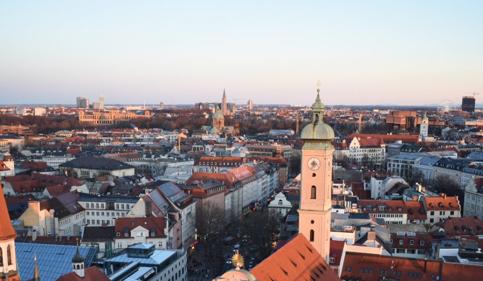 Auf die Wiedereröffnung dieser 3 Rooftop-Bars freuen wir uns schon