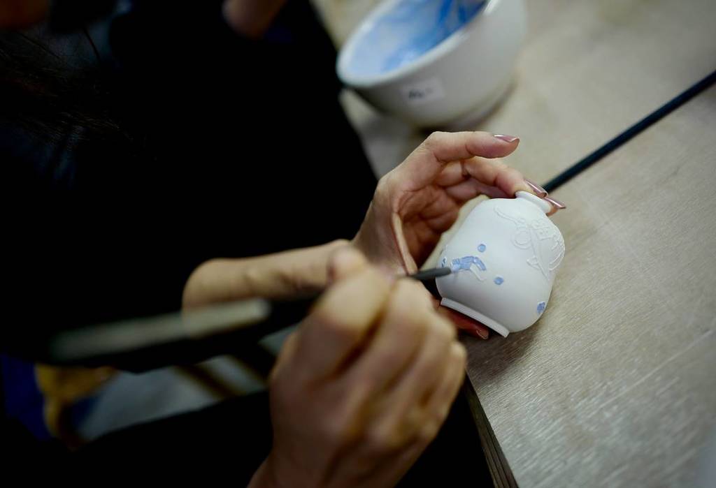 painting ceramics on rainy days