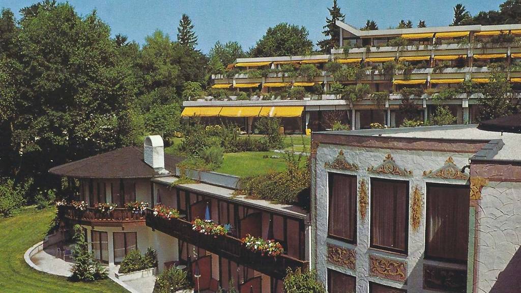 Blick auf das alte Wiedemann Sanatorium, heute ein lost places in München