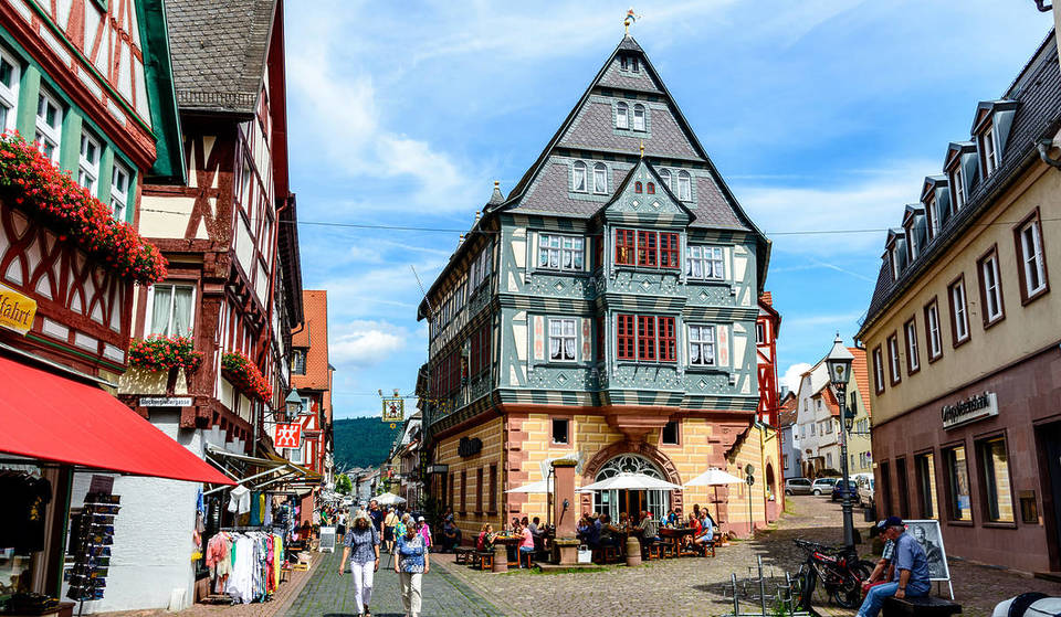 Nur eine Stunde von München entfernt liegt das älteste Hotel Deutschlands, in dem sogar schon Elvis Presley übernachtet haben soll