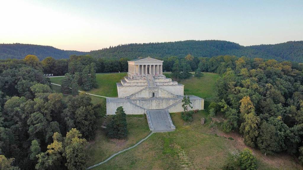 walhalla bei regensburg aus der luft