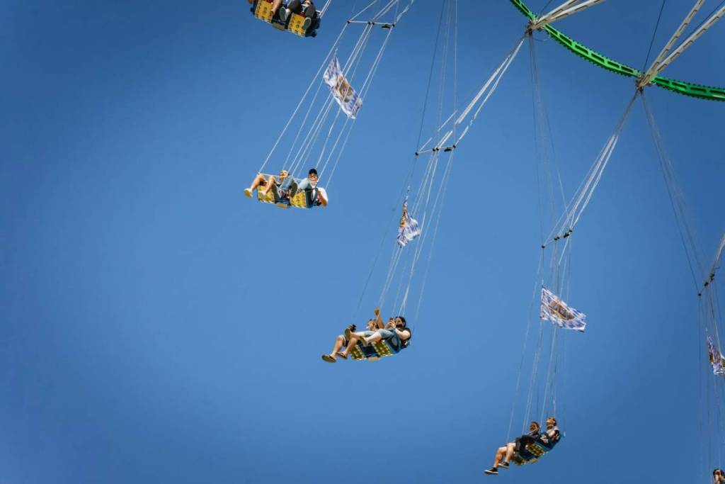 leute auf einem star flyer