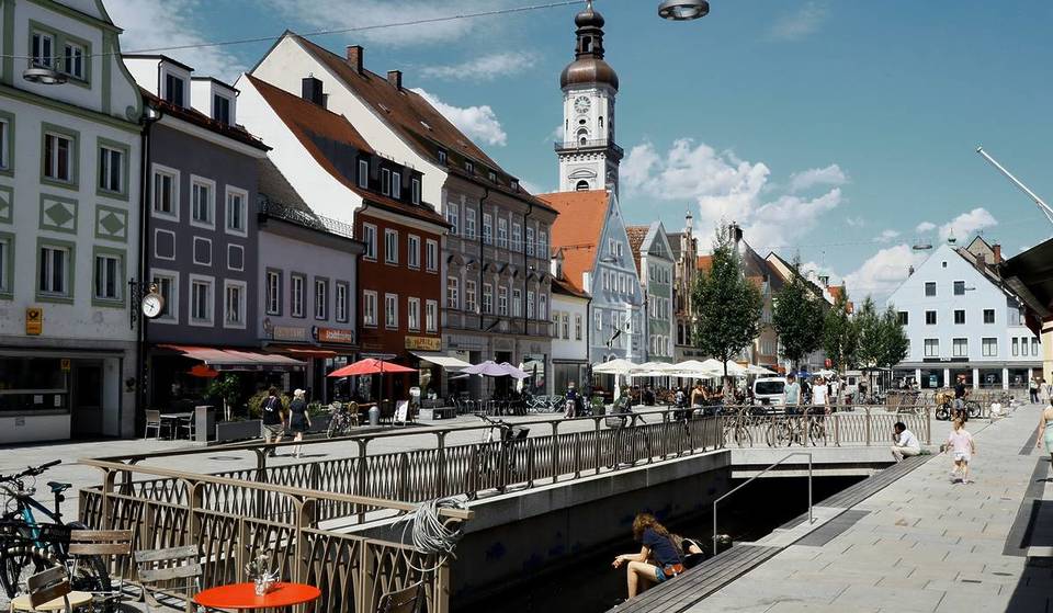 Nur 30 Kilometer nördlich von München schlägt „Altbayerns Herz“: Warum diese historische Domstadt einen Bären im Wappen trägt
