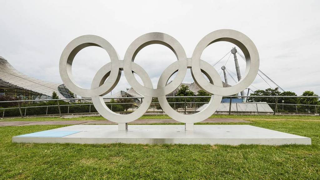 Sculpture of the Olympic rings