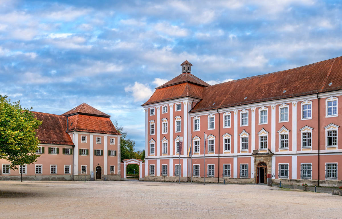 Kloster Wiblingen mit eine der schönsten Bibliotheken der Welt