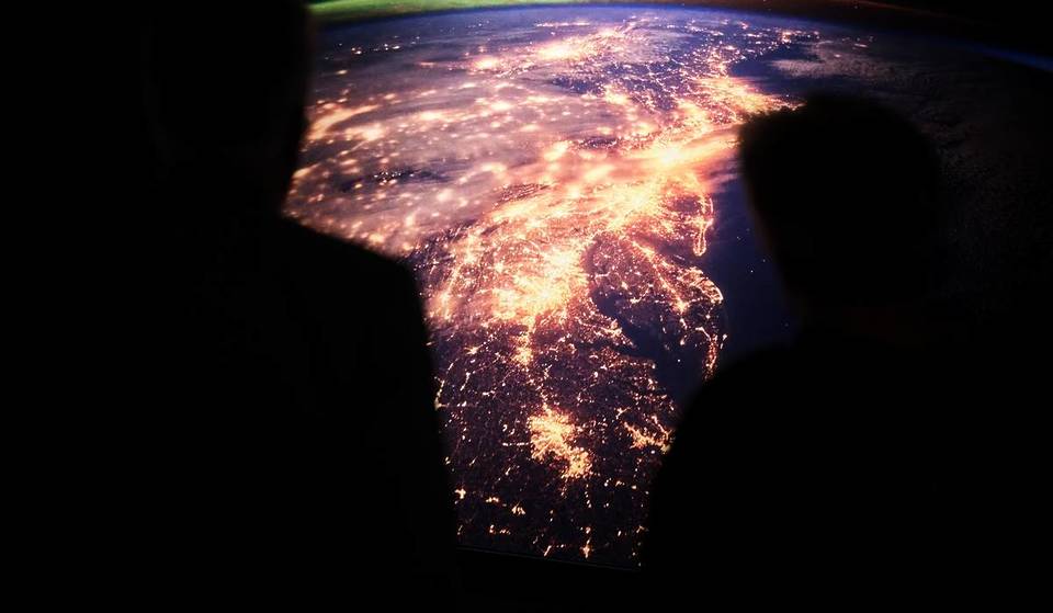 Nur 2 Stunden von München entfernt erlebt ihr das All aus einer noch nie da gewesenen Perspektive, aber nur noch für kurze Zeit!