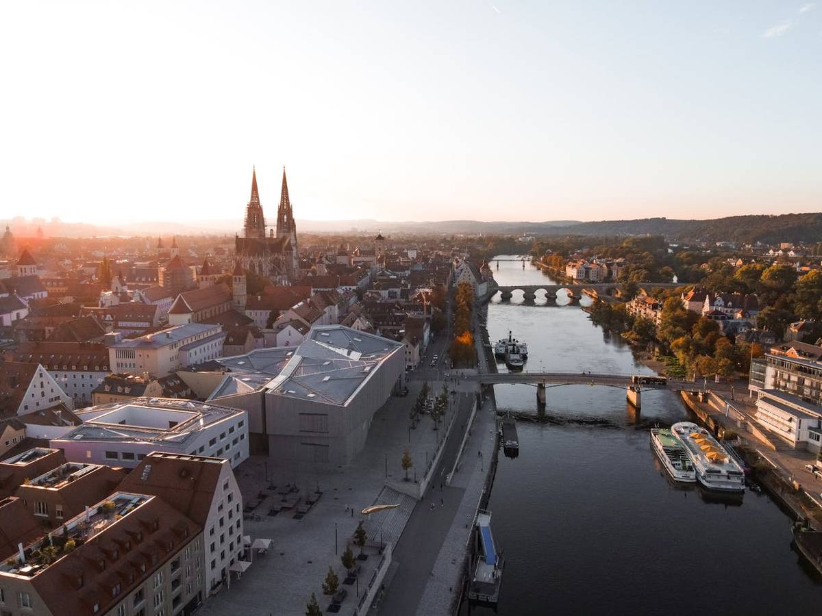 vogelperspektive über regensburg und die donau