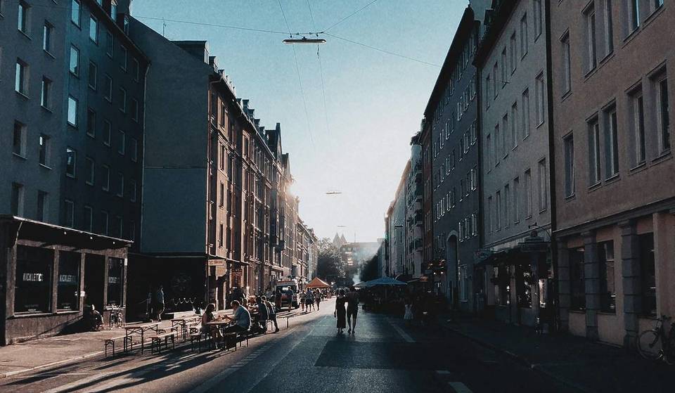 In Munich&#8217;s Maxvorstadt district lies a 122-year-old legendary pub, which as a former cabaret venue attracted big stars such as Robert De Niro and Brigitte Bardot