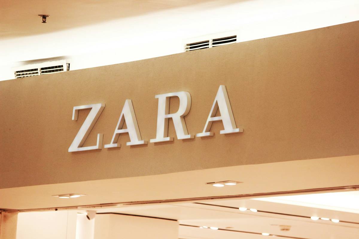 zara schriftzug über einem geschäft