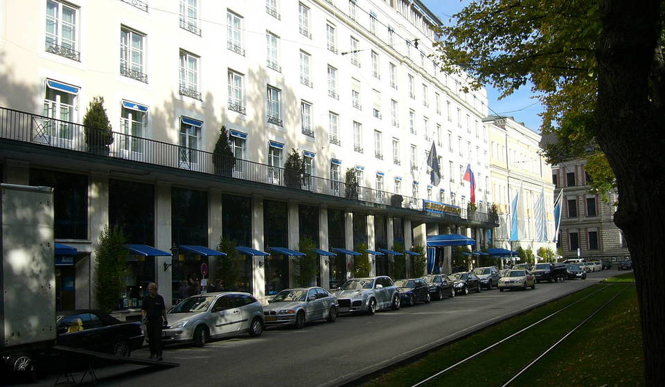 Where musicians and actors say goodnight: the infamous Grand Hotel in Munich, where stars such as Ben Affleck, Tom Cruise and the Kaulitz twins spend the night