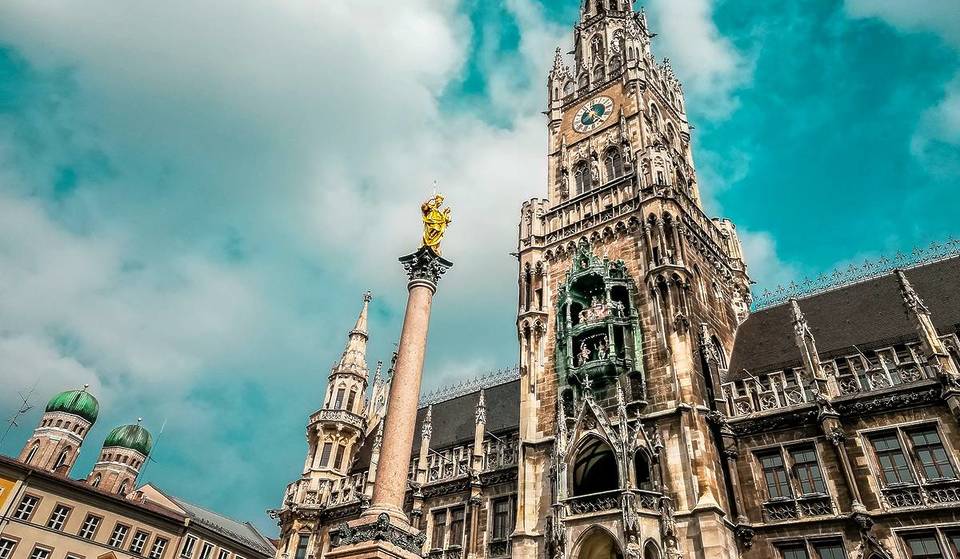 Mitten im Zentrum und doch leicht zu übersehen: Das neue Kunstprojekt am Marienplatz, das zum Nachdenken anregt