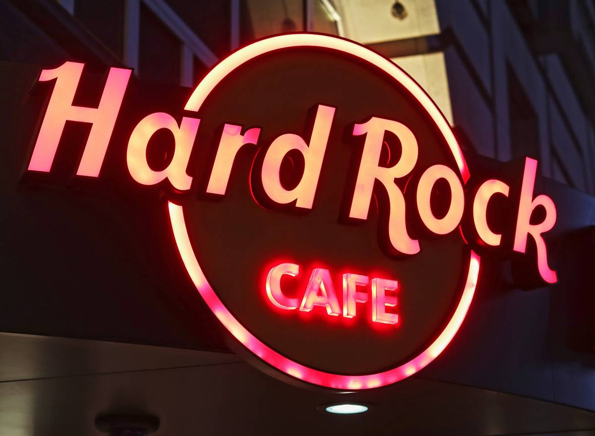hard rock cafe schild beleuchtet