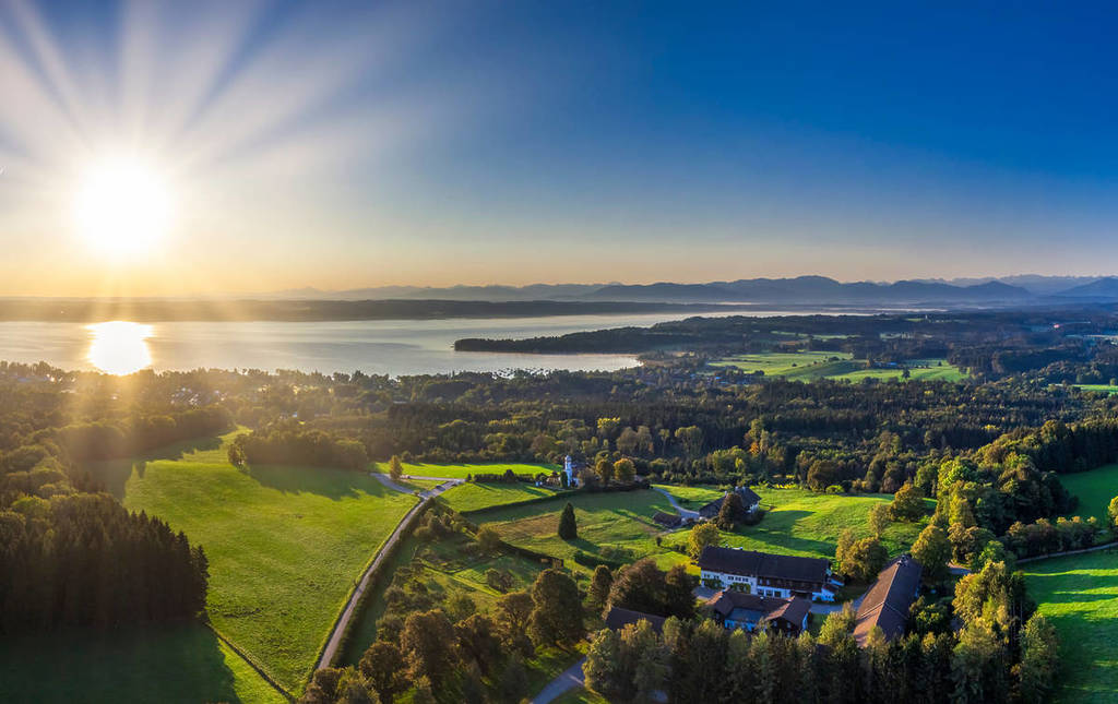 Ausblick von der Ilkahöhe am Starnberger See