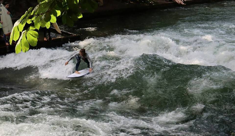 Die Eisbachwelle ist verschwunden: Was mit Münchens Kult-Surfspot passiert ist