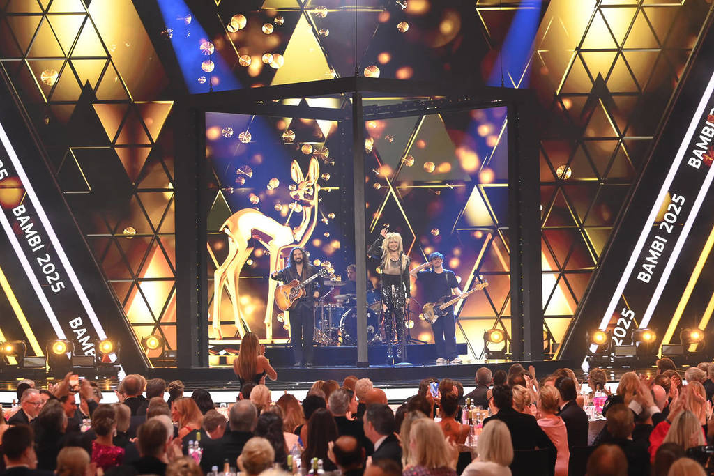 Tokio Hotel will perform at the awards ceremony